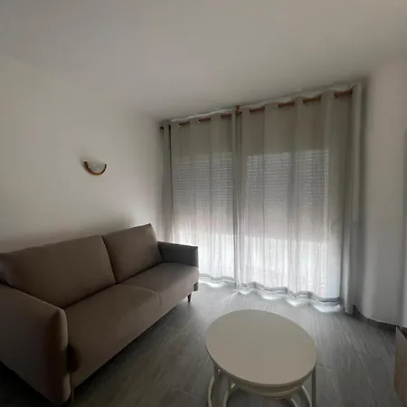 Apartment Bonito En El Centro De Av-77 Roses